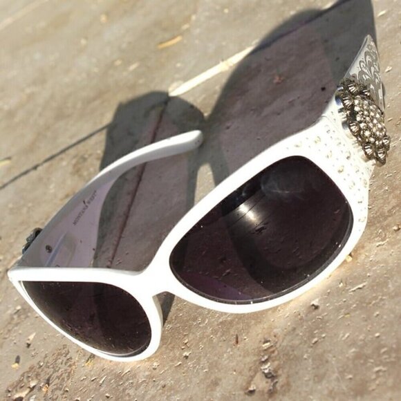 Montana West Concho Sunglasses Rhinestone in White SGS-5802WH NWT main image 9